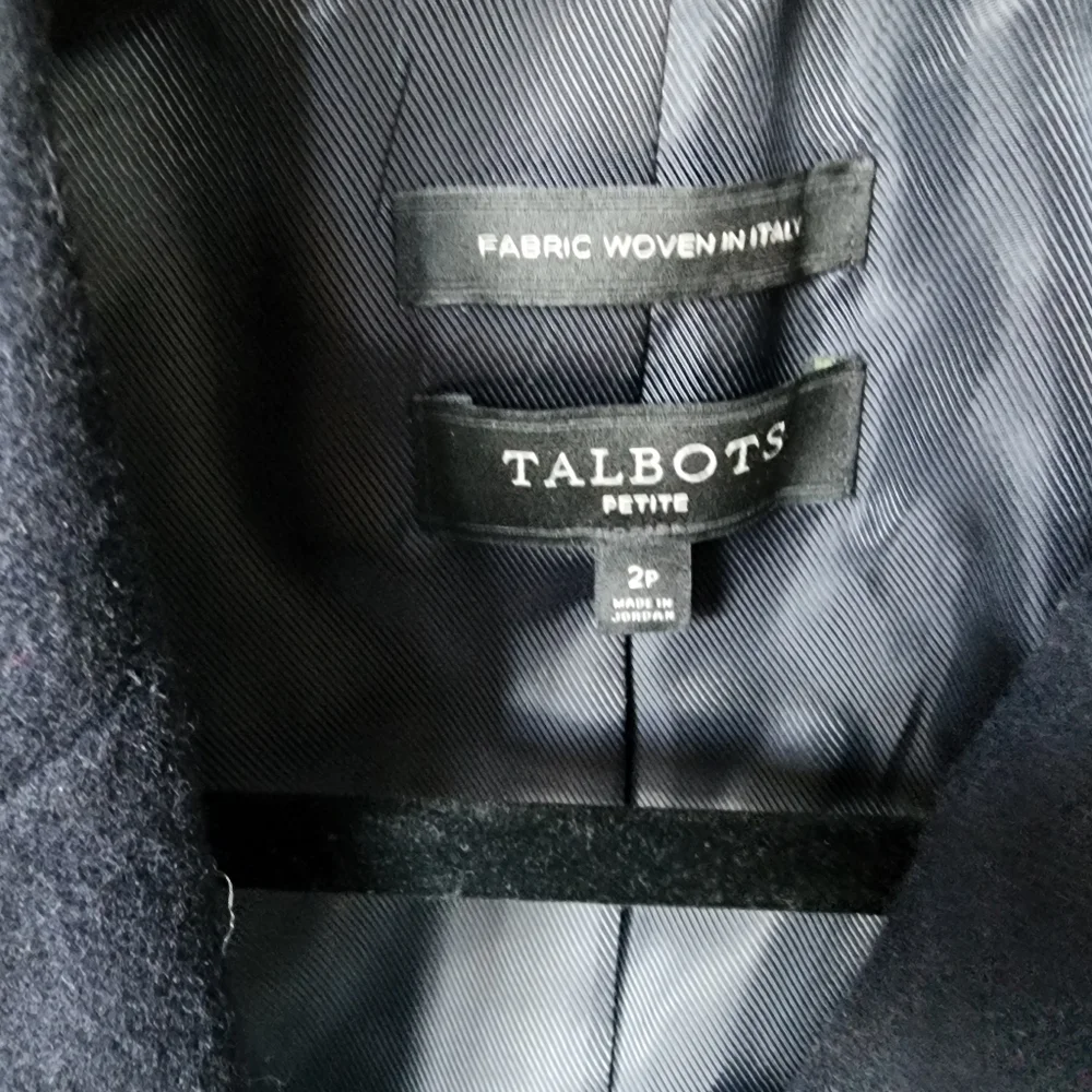 Talbots navy blue blazer,new never worn. Size 2p - Picture 3 of 4